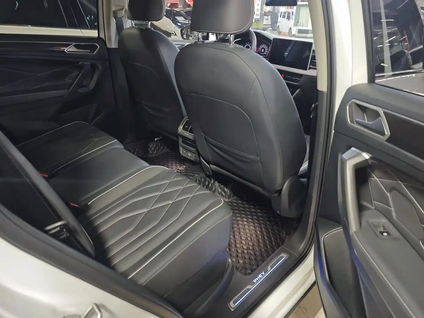 VOLKSWAGEN TIGUAN L NEW ENERGY