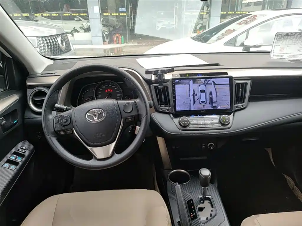 Toyota RAV4 Rongfang 2015 2.0L CVT 2WD Trend Edition фото 10