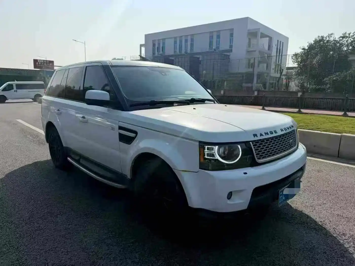 Land Rover Range Rover Sport 2012 3.0 TDV6 HSE Diesel Version фото 3