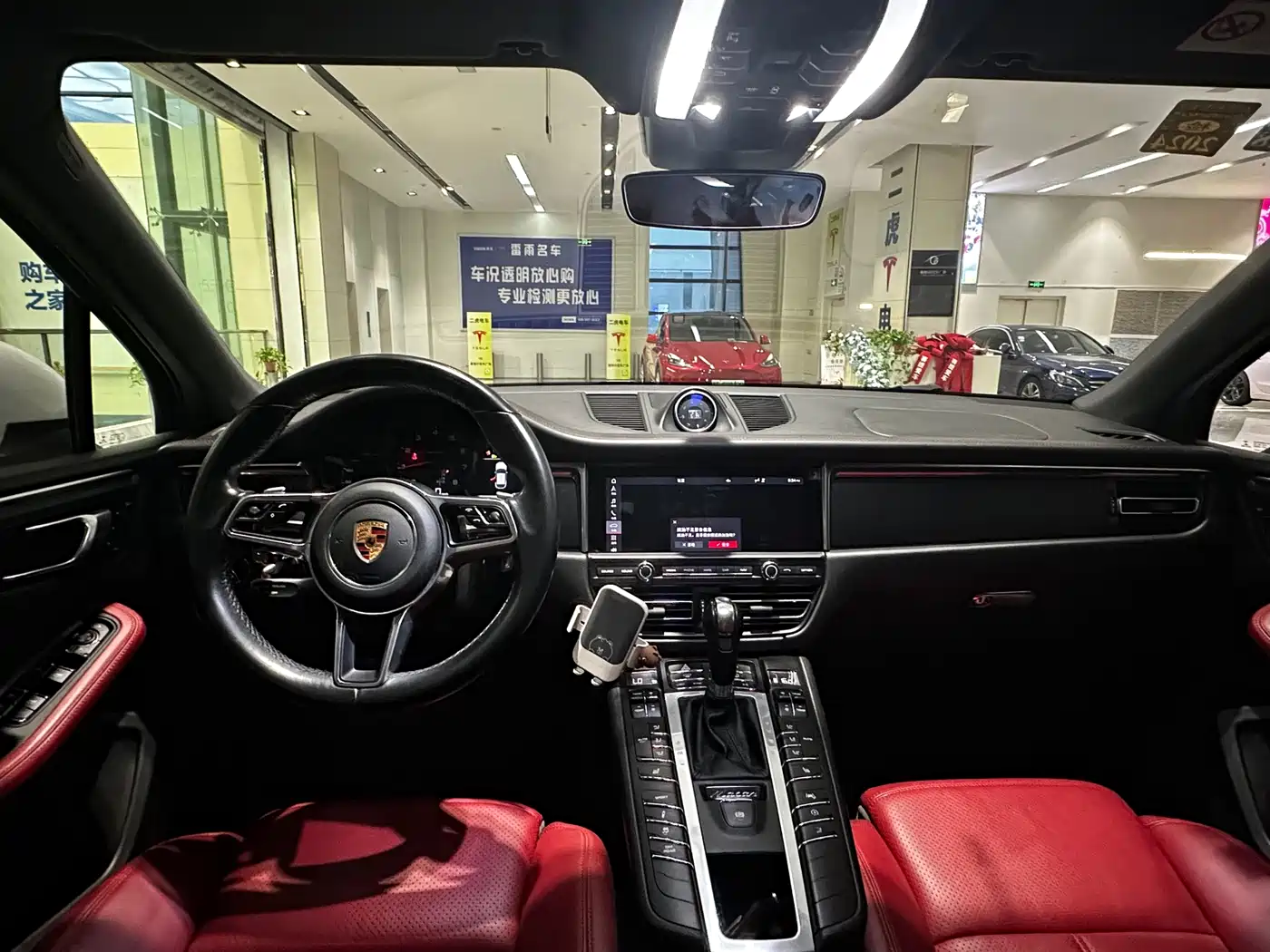 Porsche Macan 2020 Macan 2.0T фото 13
