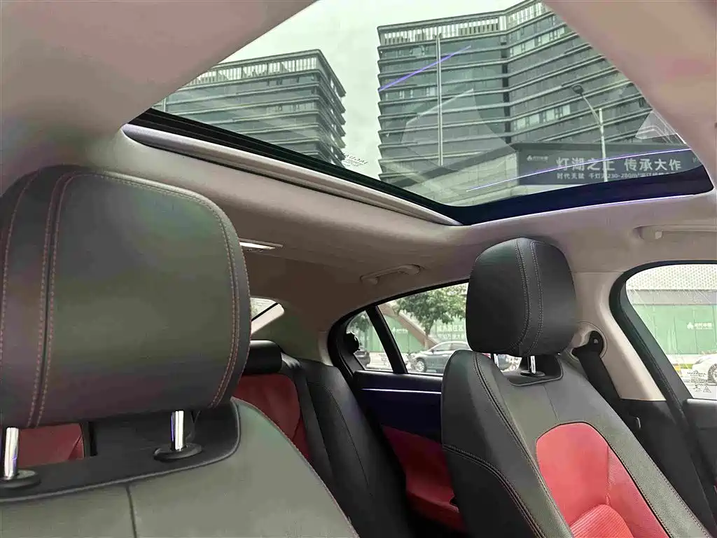 Jaguar XE 2015 2015 2.0T 240PS R-Sport