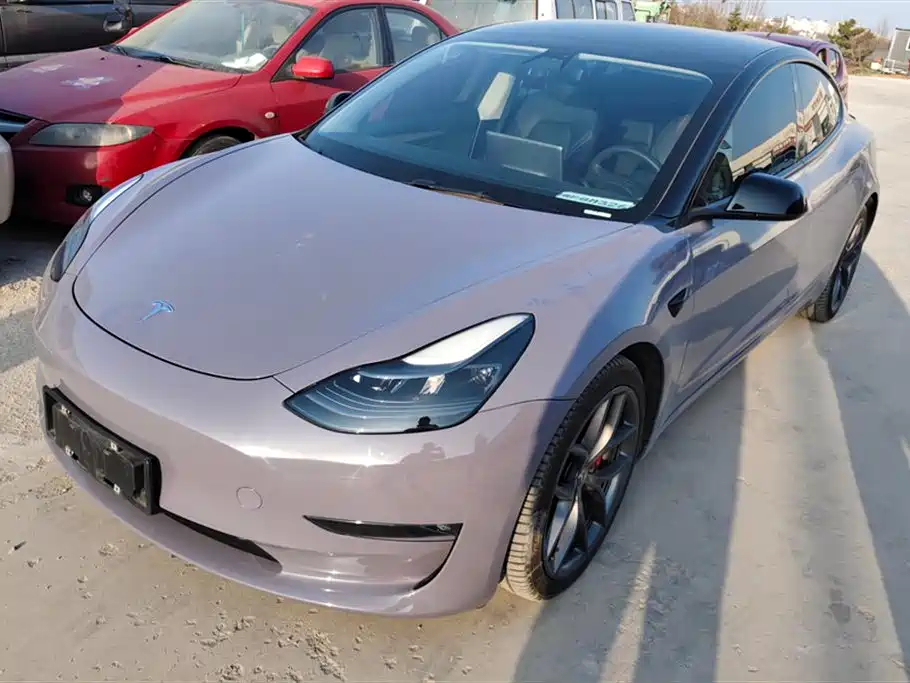 TESLA MODEL 3