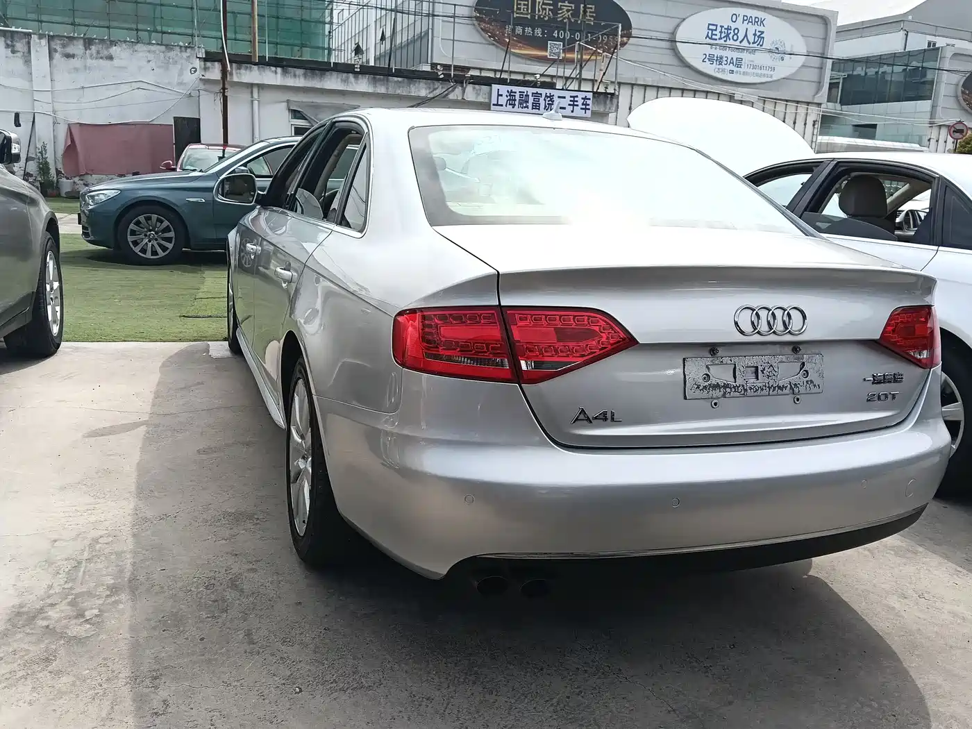 Audi A4L 2010 2.0 TFSI Technology фото 15