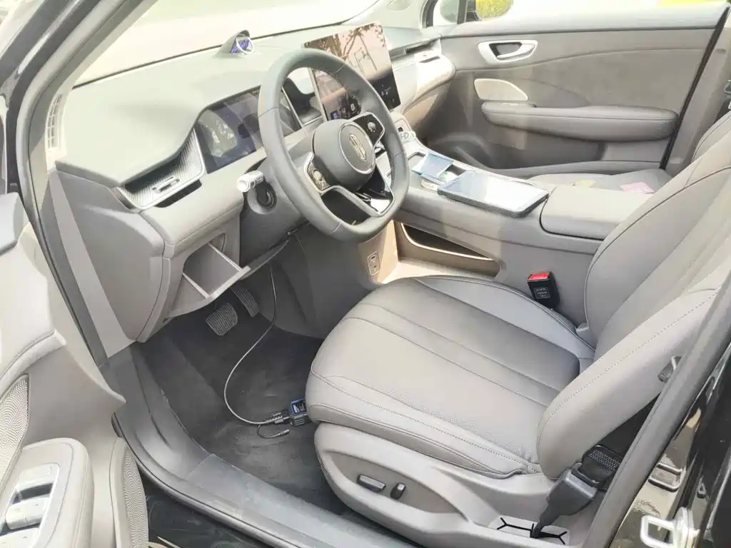 Фото 8 - Shangjie SUV