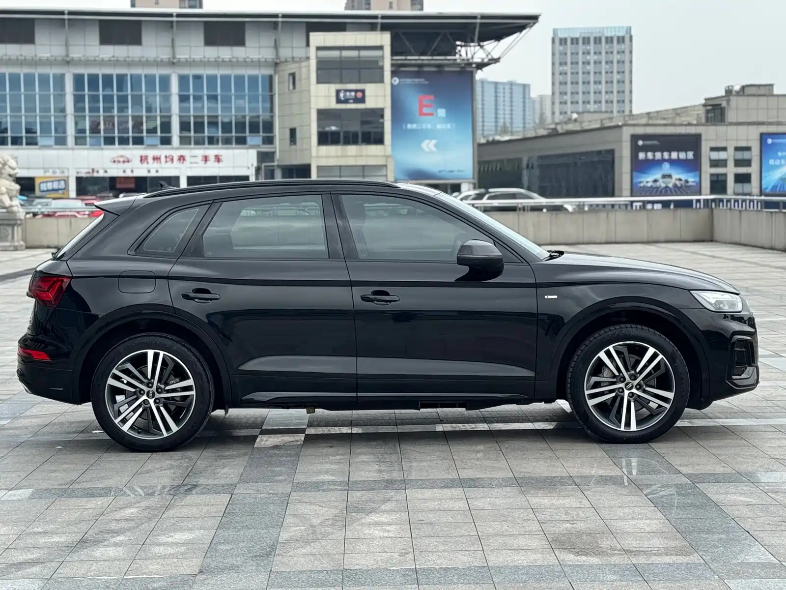 Фото 7 - Audi Q5L