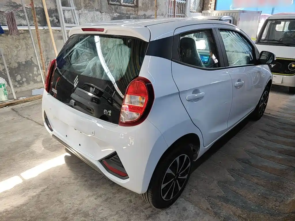 JMCG New Energy Little Kirin 2026 2025 PLUS+ Comfort Model