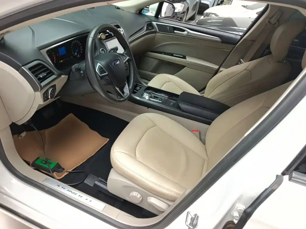 Фото 15 - Ford Mondeo