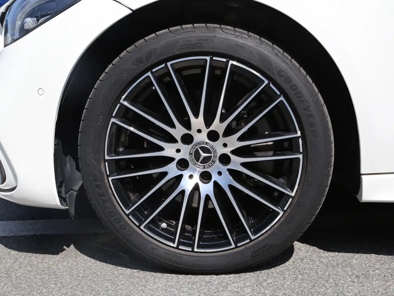 Mercedes-Benz C-Class 2023 C 260 L Sport фото 17