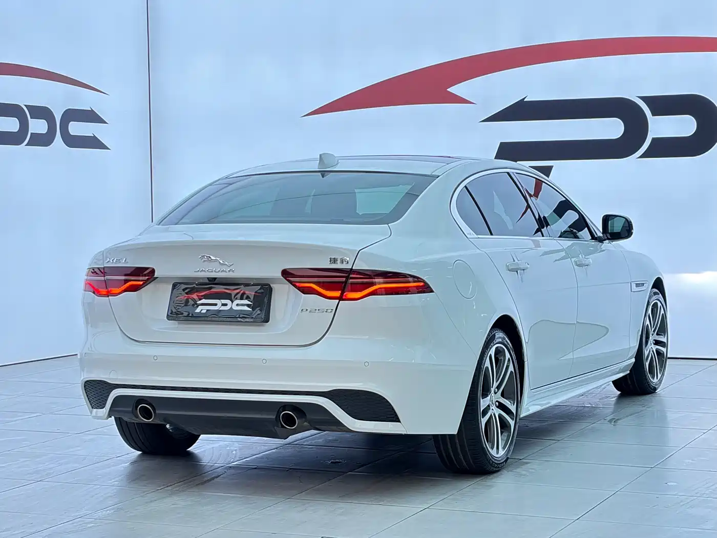 Jaguar XEL 2021 2.0T 250PS R-DYNAMIC S Progressive Sport Edition фото 23