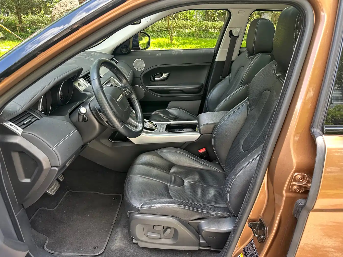 Land Rover Range Rover Evoque (Import) 2016 2015 2.0T 5-door Dynamic Edition