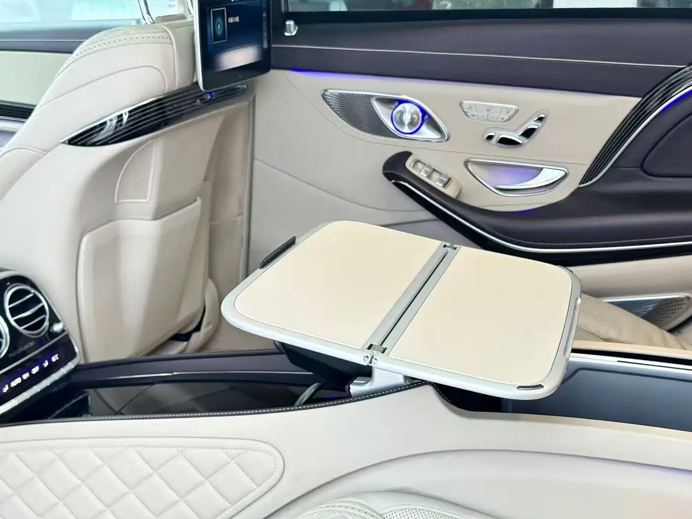 صورة 18 - Mercedes-Benz Maybach S-Class