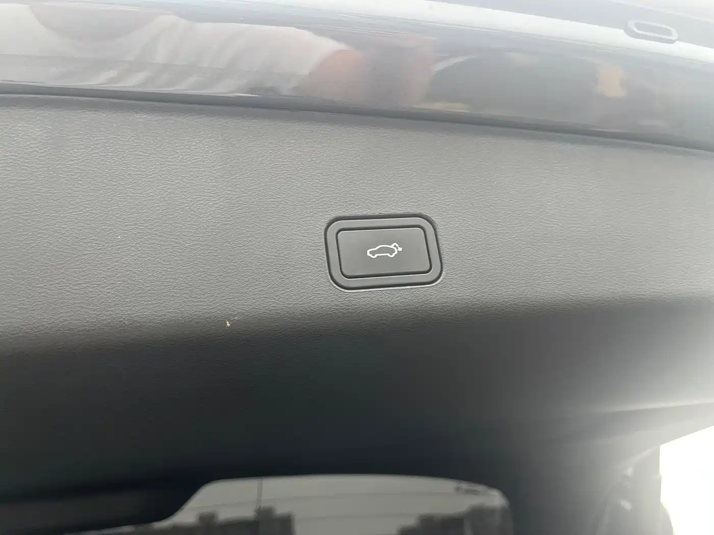 Geely Monjaro 2023 2023 2.0TD High-power Automatic 2WD Flagship