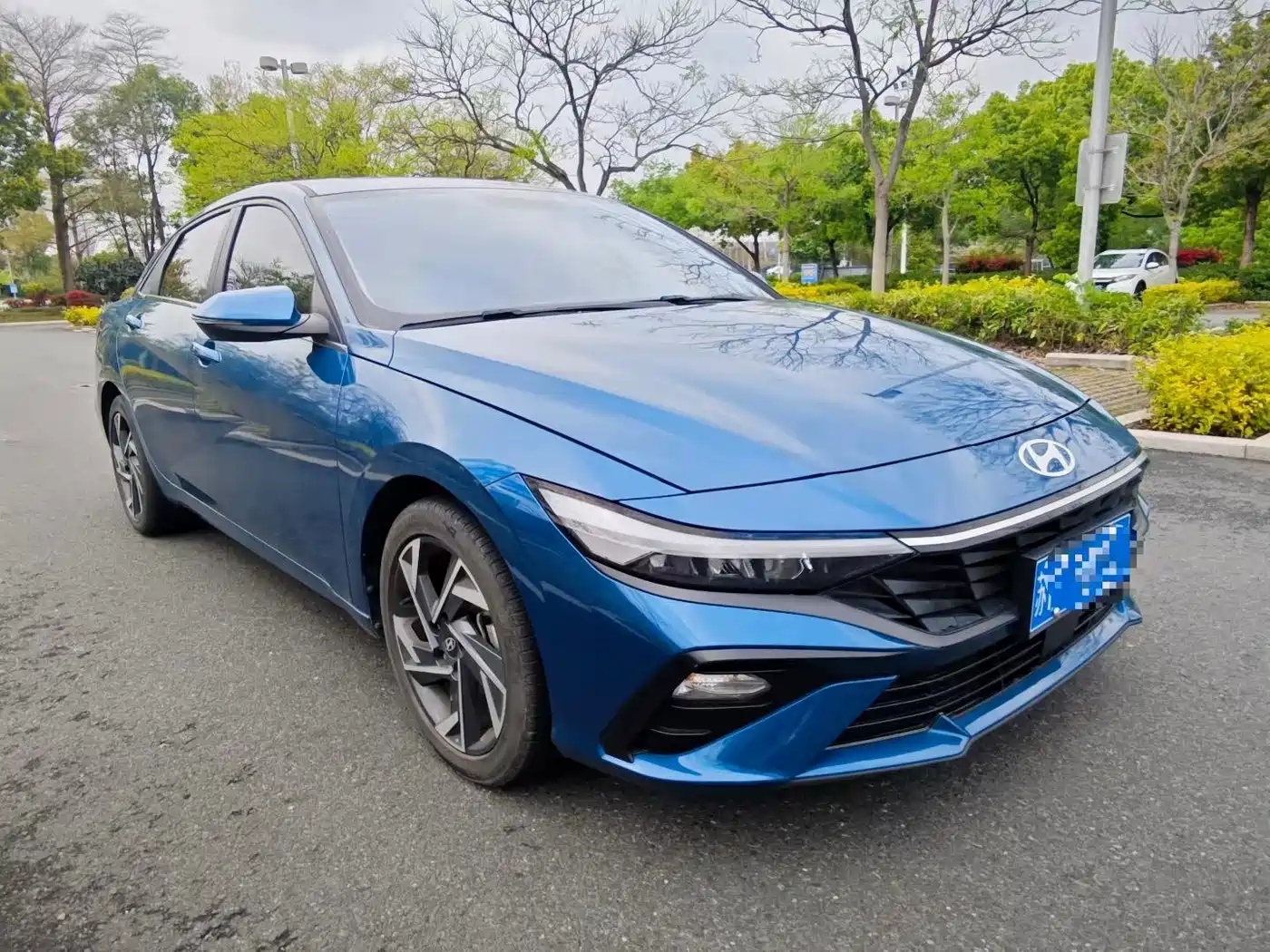 Hyundai Elantra 2023 1.5L CVT GLX Elite Edition фото 2