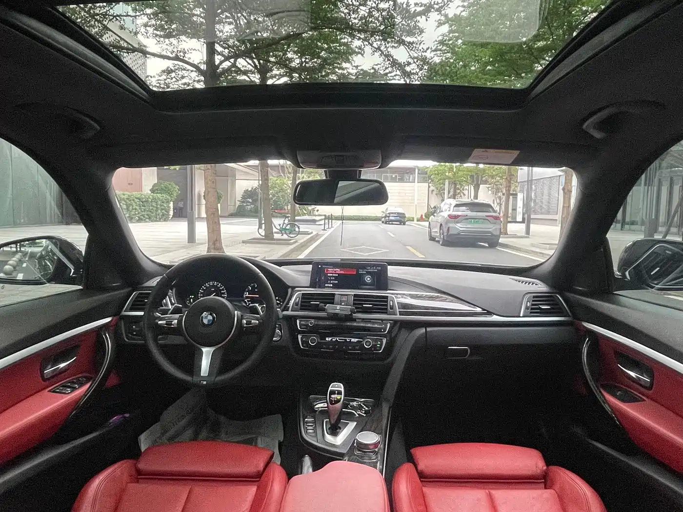 BMW 3 Series GT 2019 330i xDrive M Sport Black Night Edition фото 12