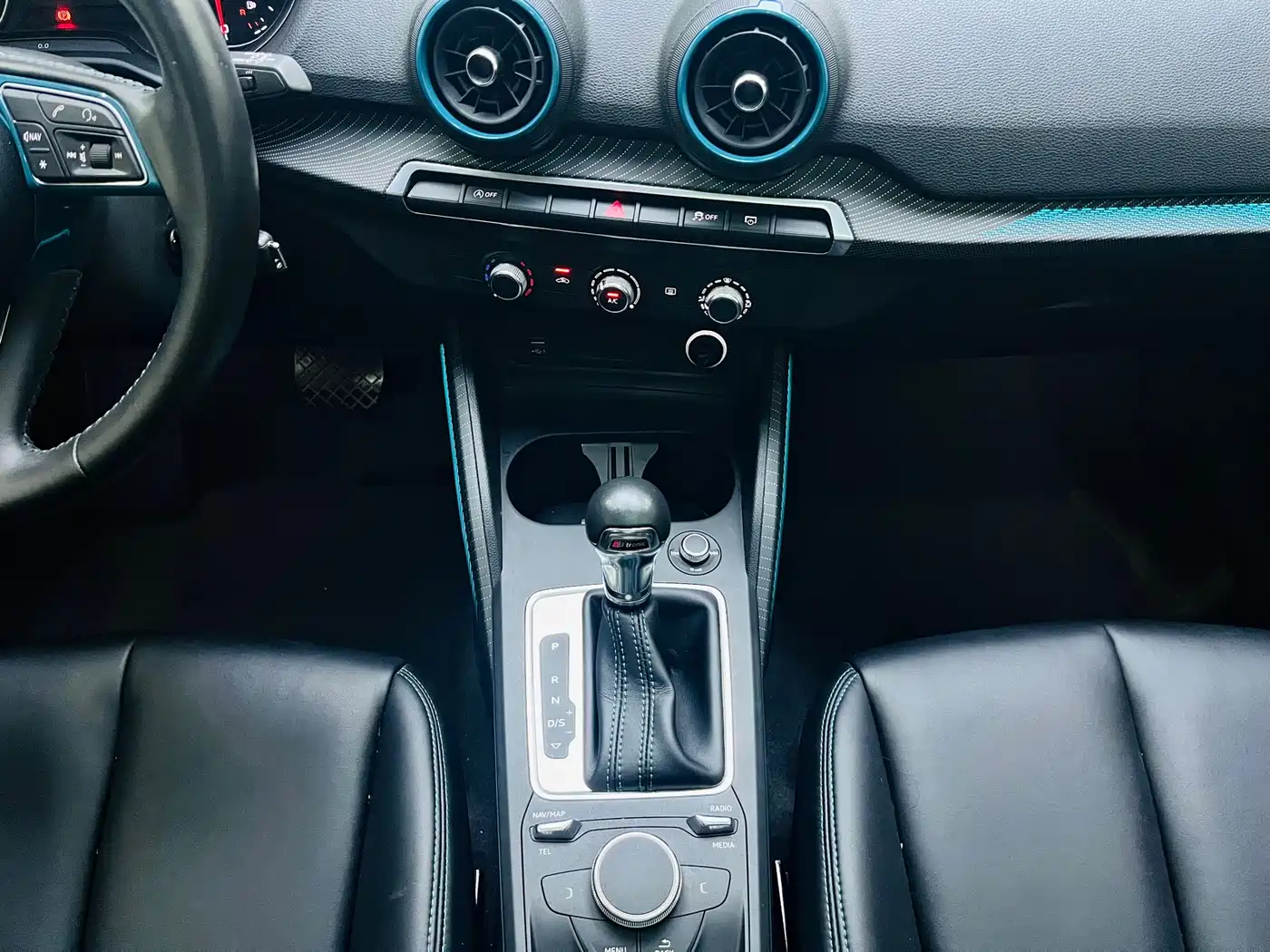 Audi Q2L 2019 2018 35 TFSI Launch Exclusive Edition China VI