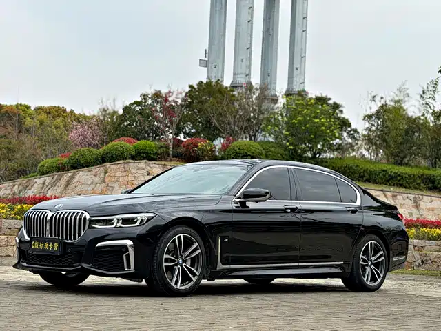 BMW 7 SERIES