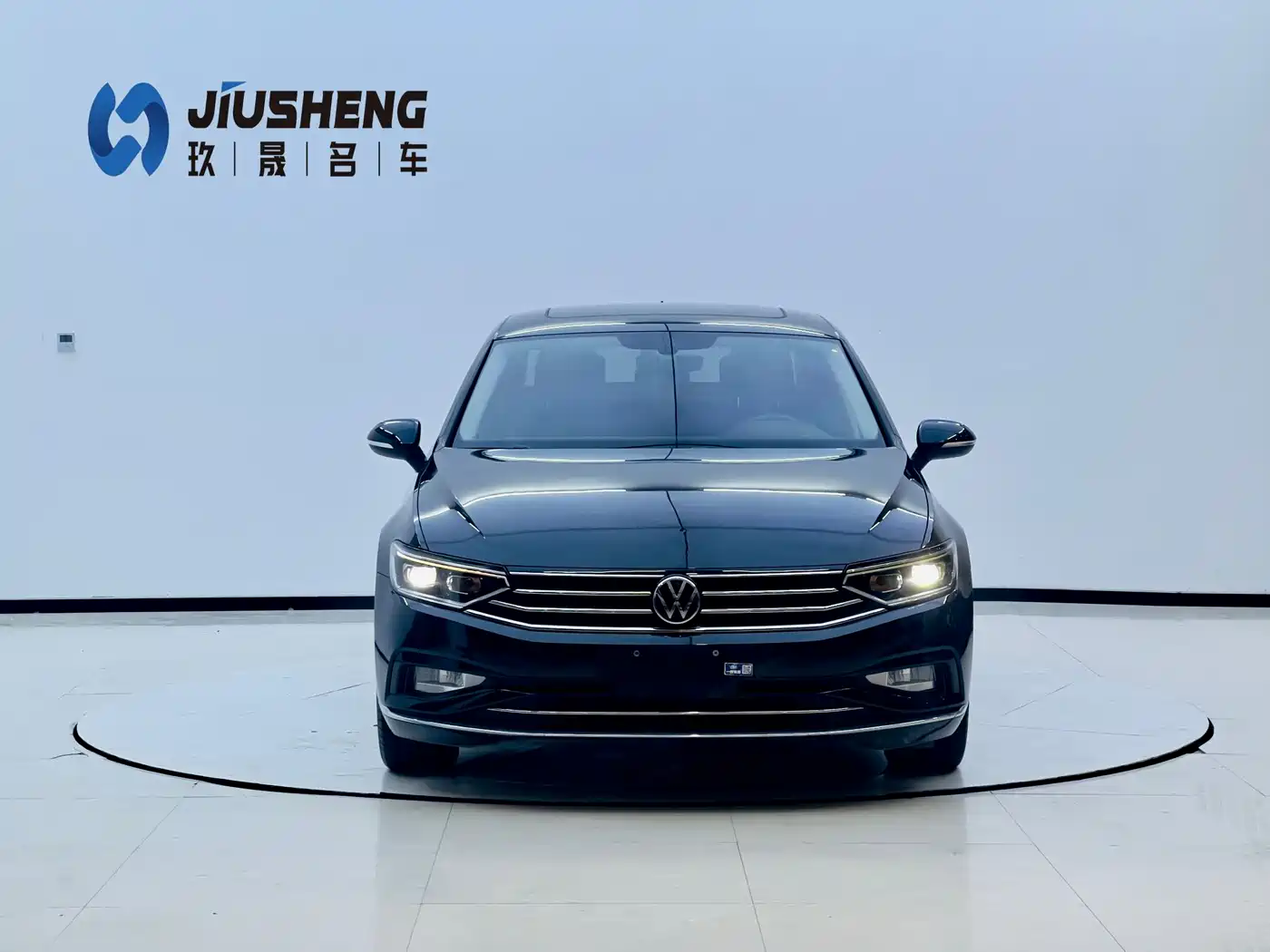 Volkswagen Magotan 2020 330TSI DSG Leading фото 2