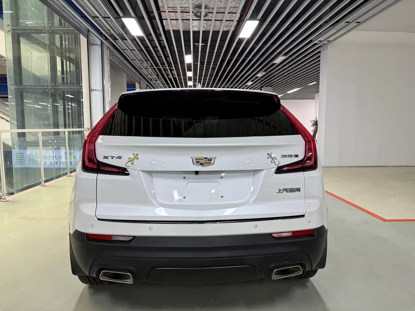 CADILLAC XT4