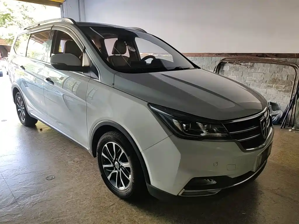 Фото 4 - Baojun 730