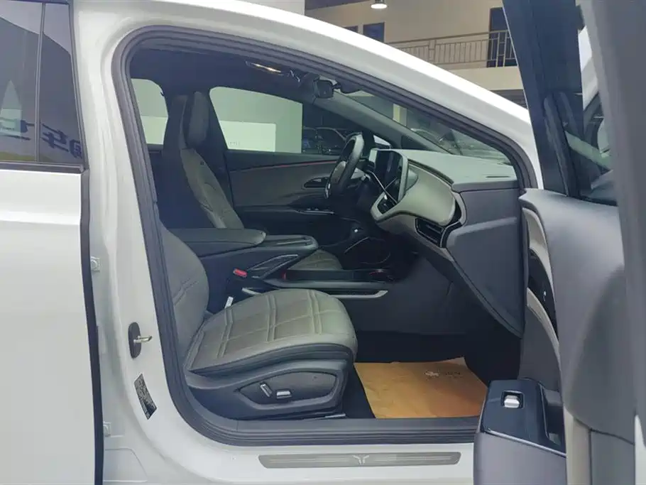 Hongqi EH7 2024 690 Pro фото 8