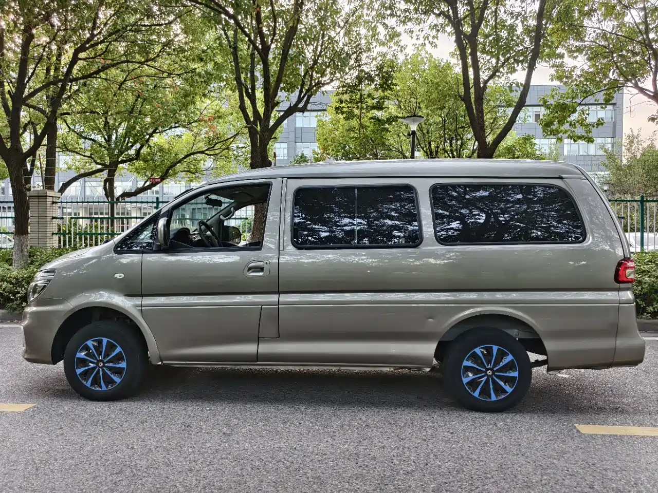 Фото 6 - Dongfeng Fengxing Lingzhi