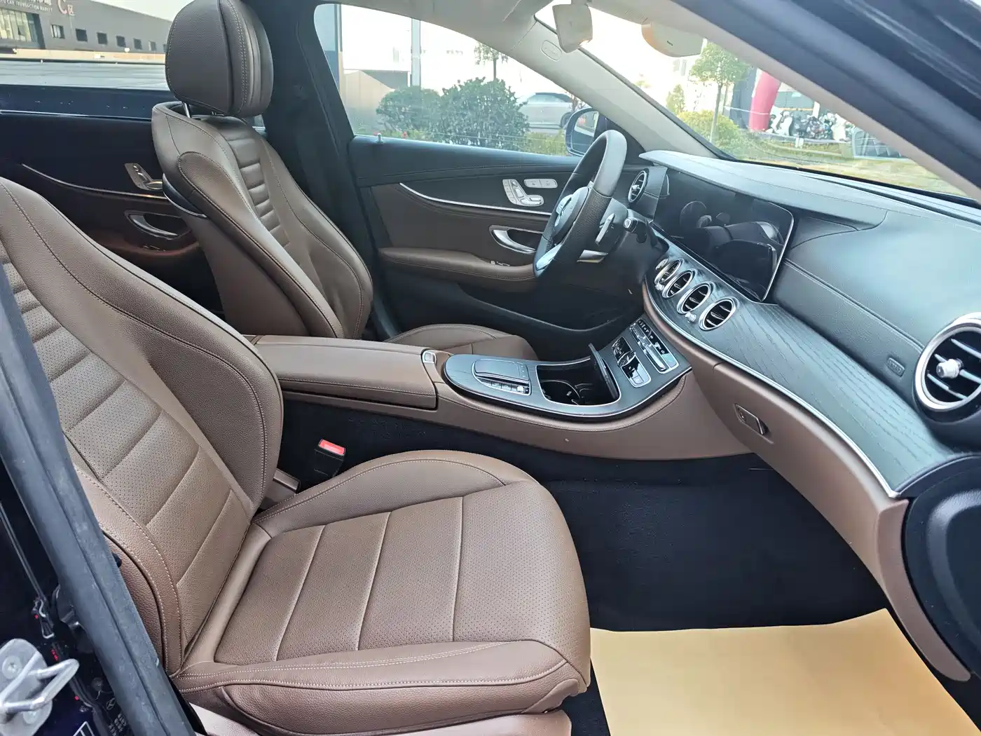 Mercedes-Benz E-Class 2020 Facelift E 300 L Sport Exclusive фото 20