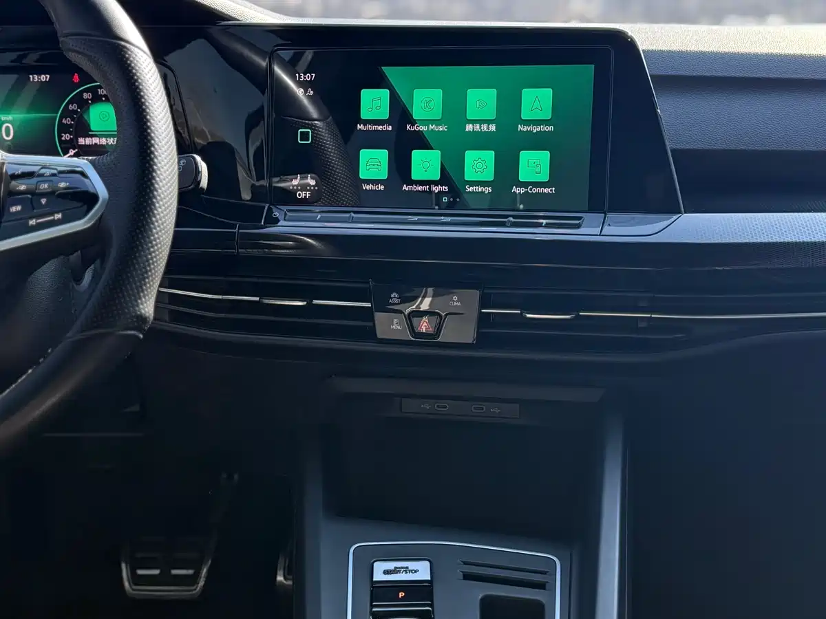 Volkswagen Golf 2021 280TSI DSG R-Line фото 31