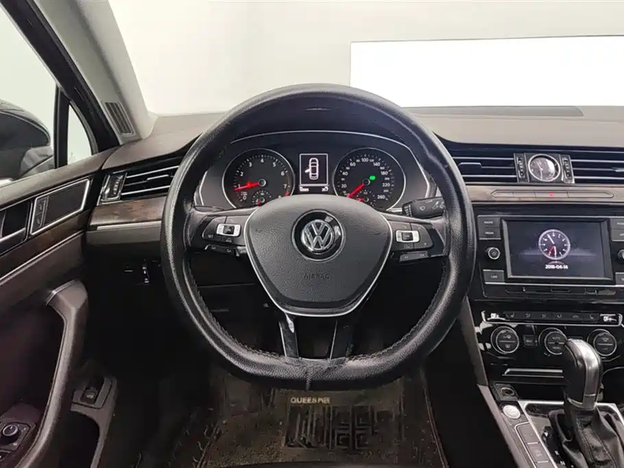 Volkswagen Magotan 2018 Facelift 330TSI DSG Luxury фото 15