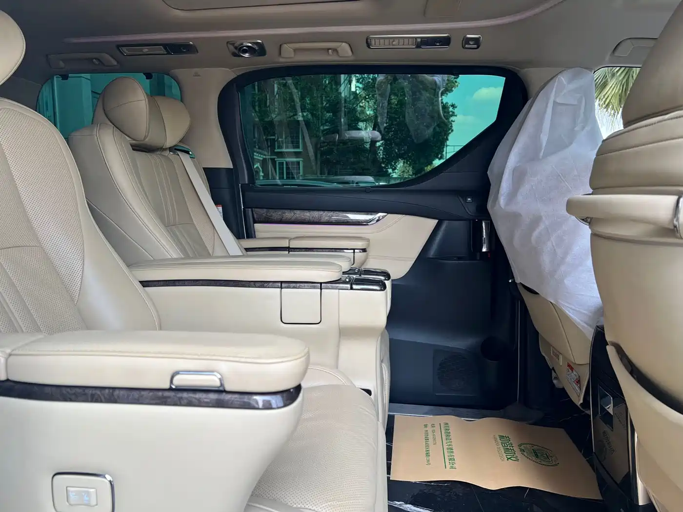 Toyota Alphard 2020 Hybrid 2.5L Premium Edition фото 8