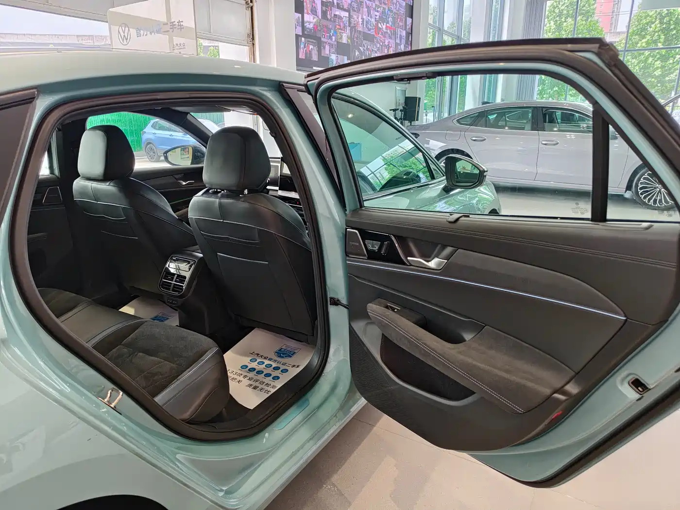Volkswagen Passat 2025 Model Pro 380TSI Starlight Dragon Premium Edition фото 13