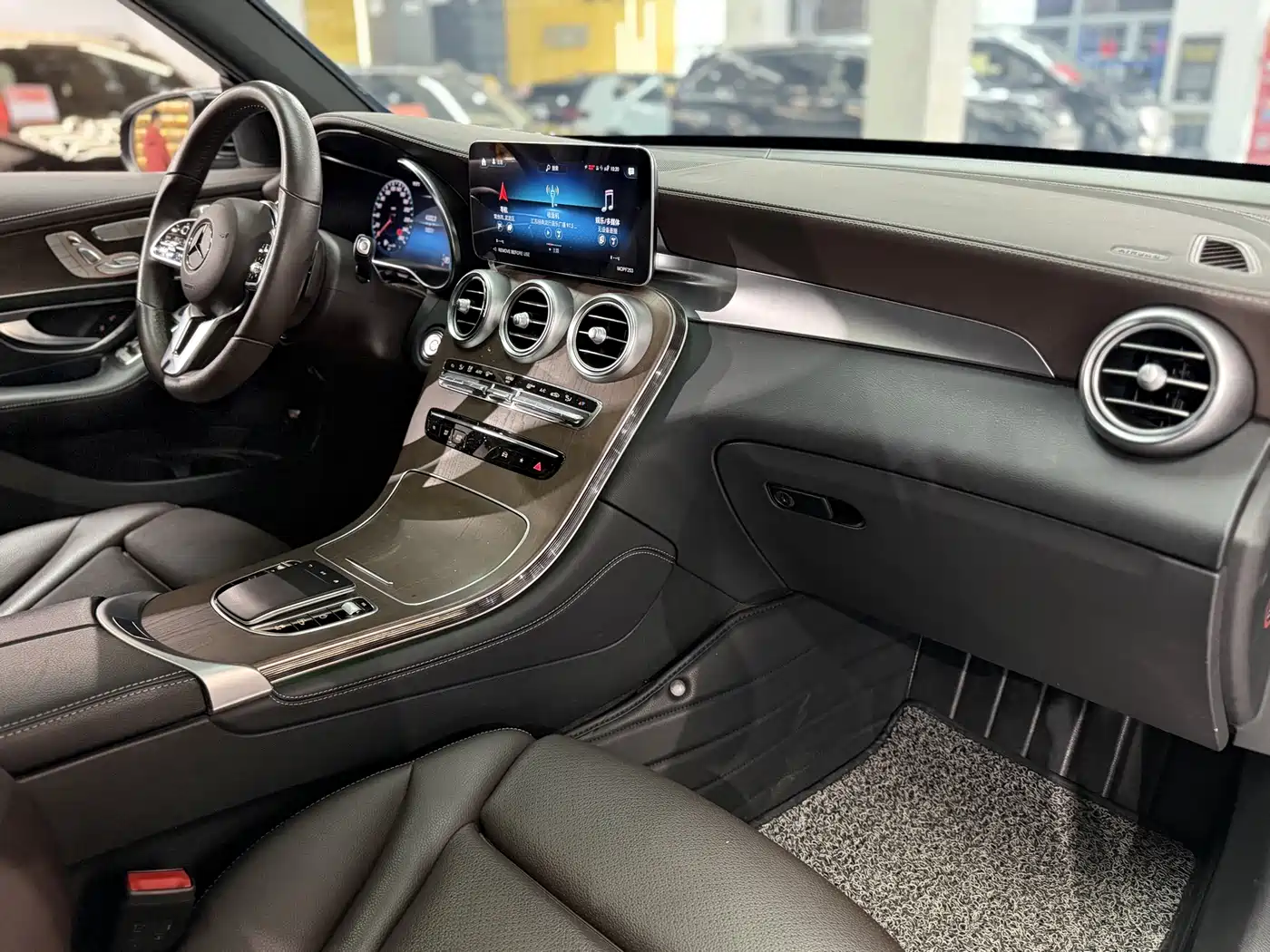 Mercedes-Benz GLC 2022 Model GLC 300 L 4MATIC Dynamic Edition фото 13