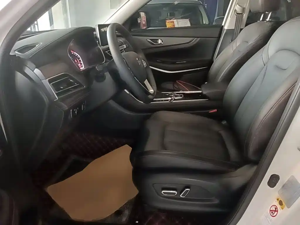 Photo 15 - Changan CS75