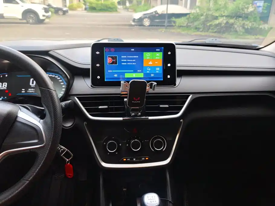 Wuling Motors Wuling Hongguang S3 2020 2019 Auto-Clutch Version 1.5L Manual Comfort China V