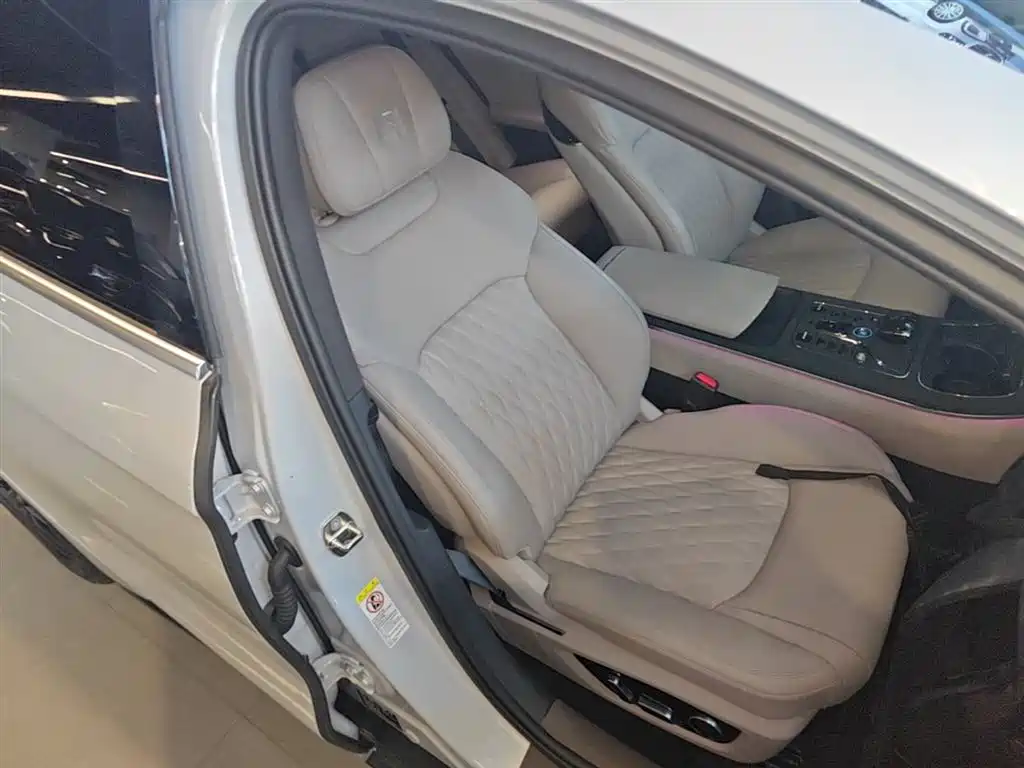 BYD Han 2025 DM-i 125KM Elite фото 25