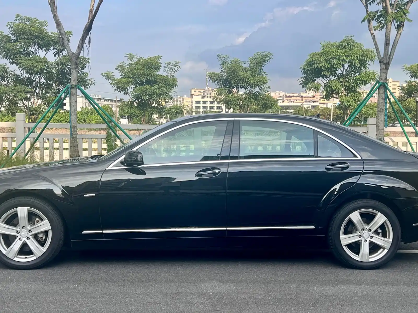 Photo 4 - Mercedes-Benz S-Class