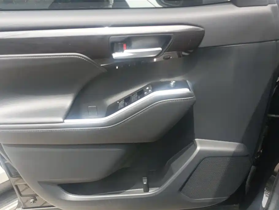 Toyota Crown Kluger 2021 2.5L HEV 4WD Luxury фото 7