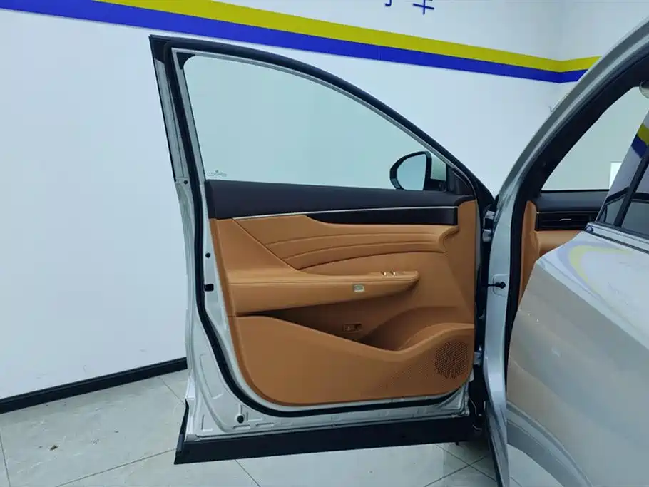 Dongfeng Aeolus L8 2026 2025 Plug-in Hybrid
