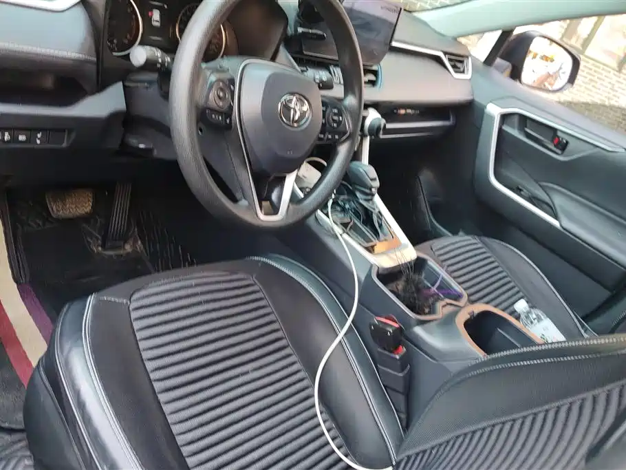 Toyota RAV4 Rongfang 2024 2.0L CVT FWD Urban Edition фото 12