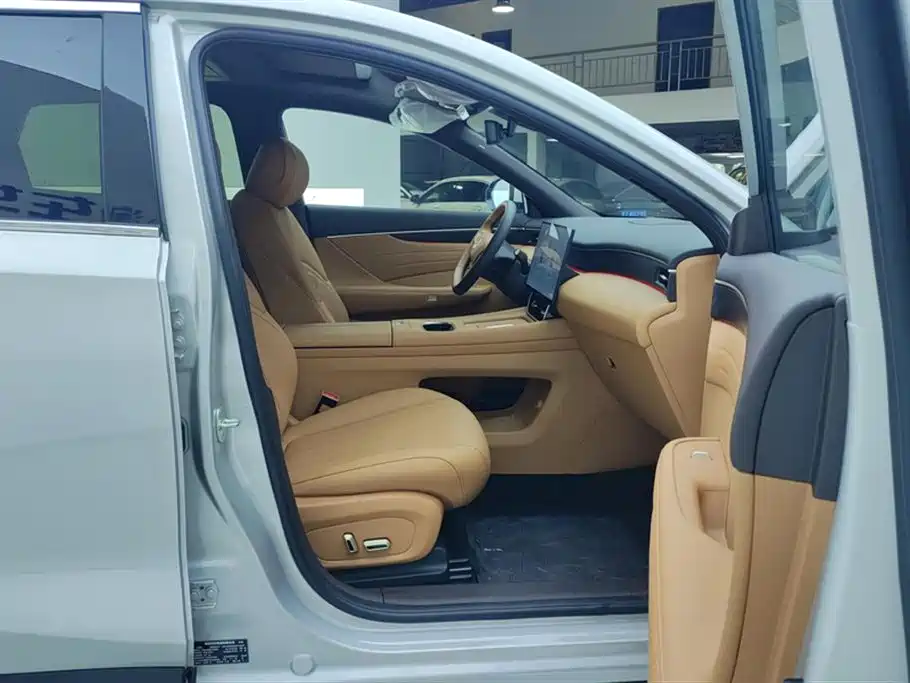 Dongfeng Aeolus L8 2026 2025 Plug-in Hybrid