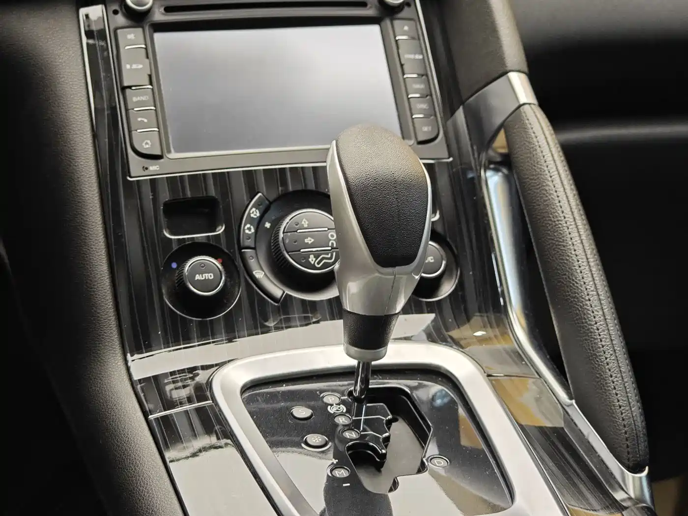 Peugeot 3008 2015 2.0L Automatic Trend Edition фото 18