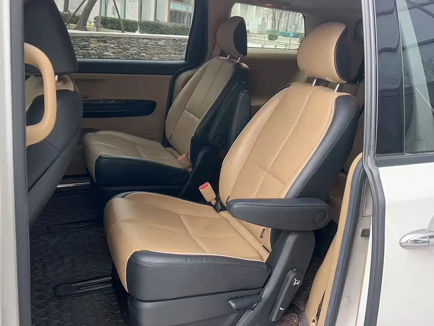 Kia Carnival (Import) 2015 3.3GDI Luxury Edition China IV фото 7