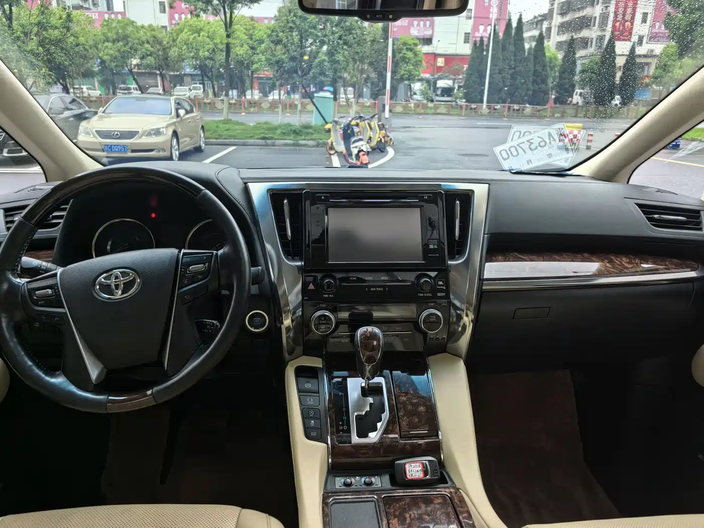Toyota Alphard 2018 Facelift 3.5L Luxury Edition фото 8