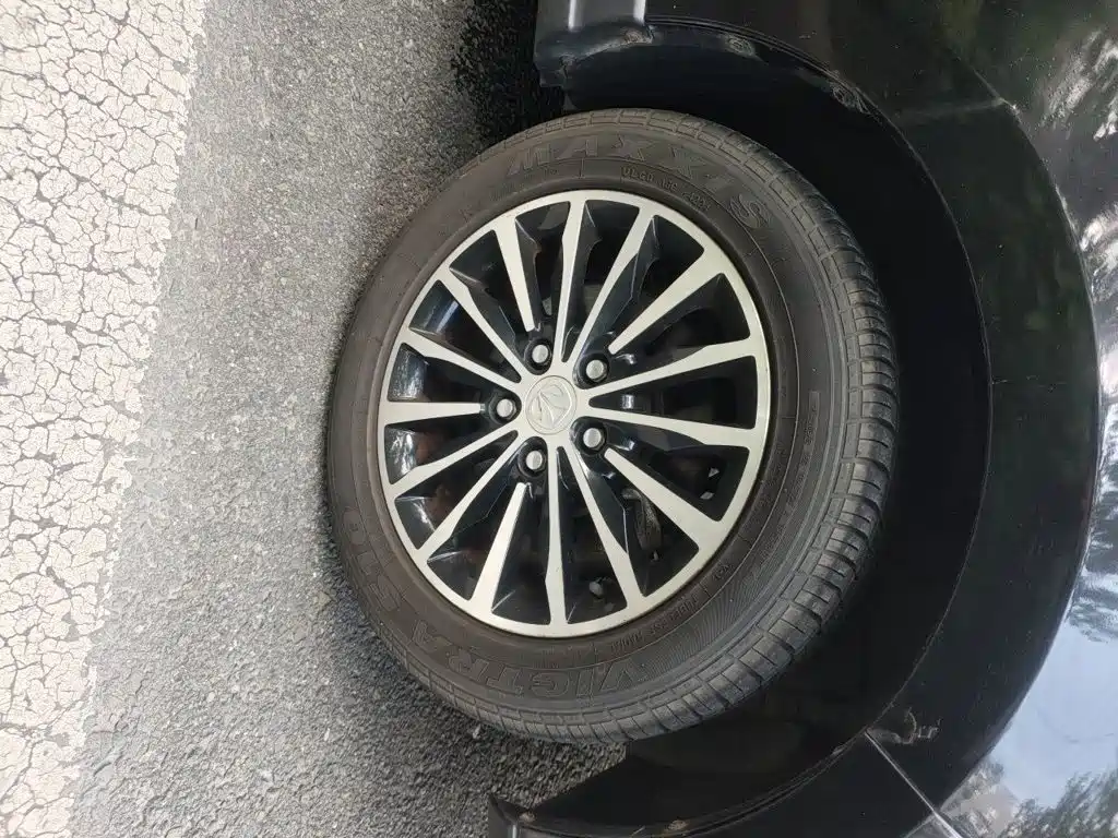 BAIC Weiwang M50F 2018 2017 1.3T Standard