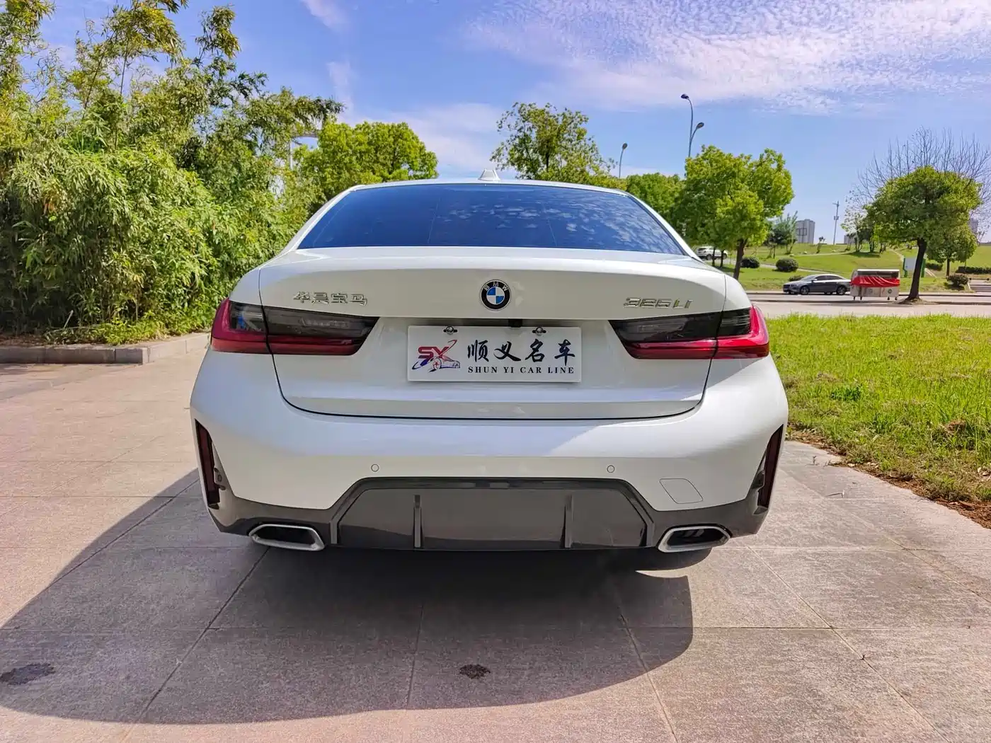 BMW 3 Series 2024 325Li M Sport Package фото 3