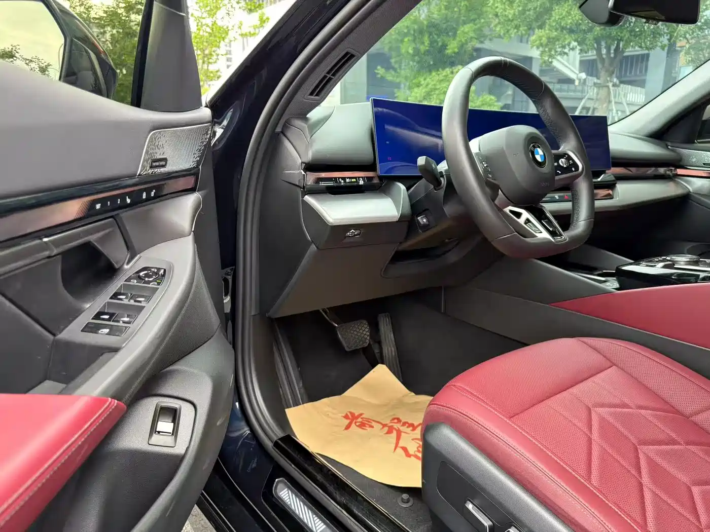 BMW 5 Series 2024 530Li Leading M Sport Package фото 4
