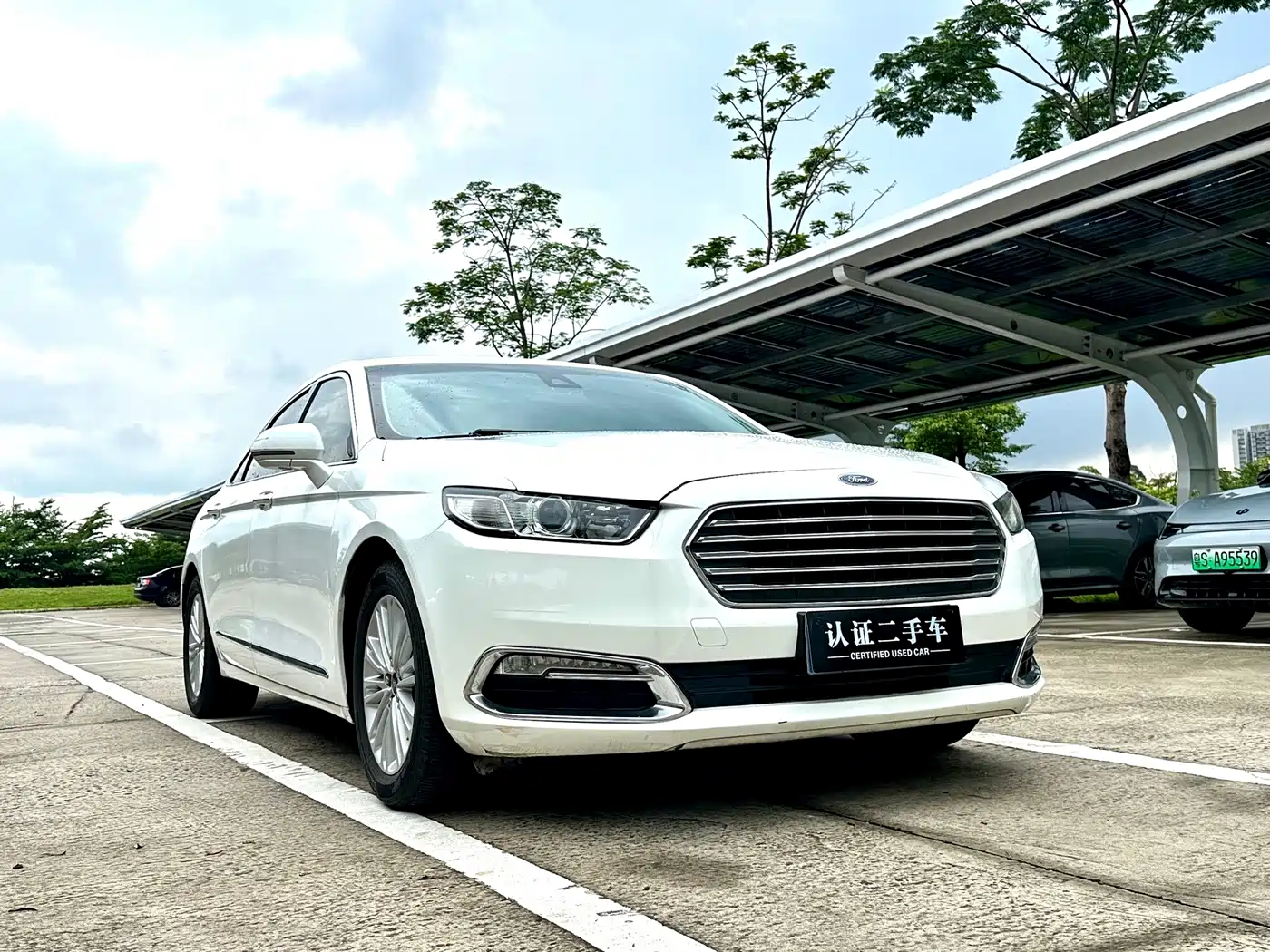 Фото 4 - Ford Taurus