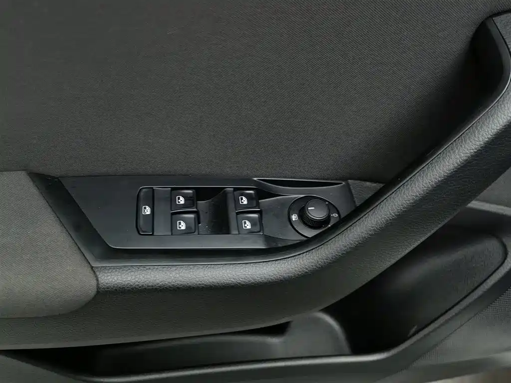 Škoda Superb 2019 TSI280 DSG Standard Edition фото 9