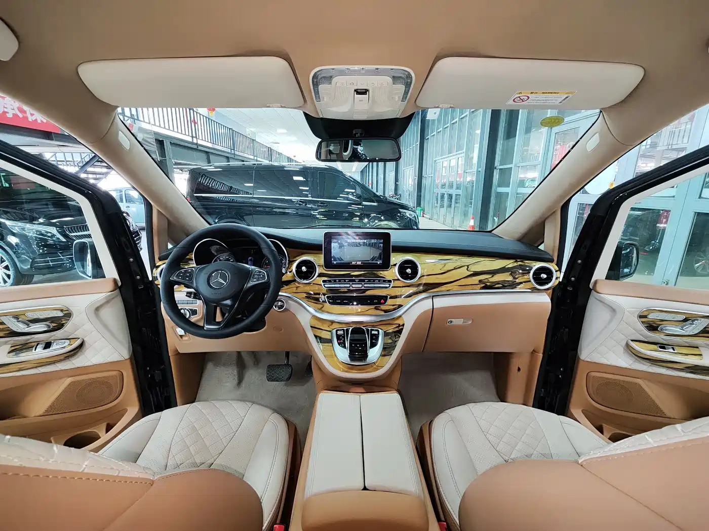 Mercedes-Benz V-Class 2018 V 260 L Premium Long Wheelbase Edition China VI фото 4
