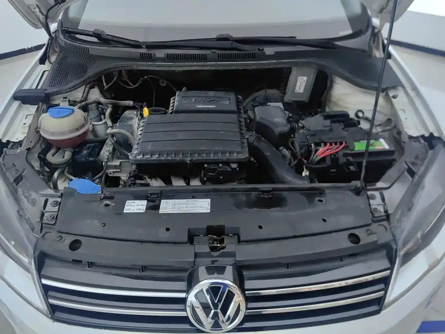 Photo 10 - Volkswagen Jetta