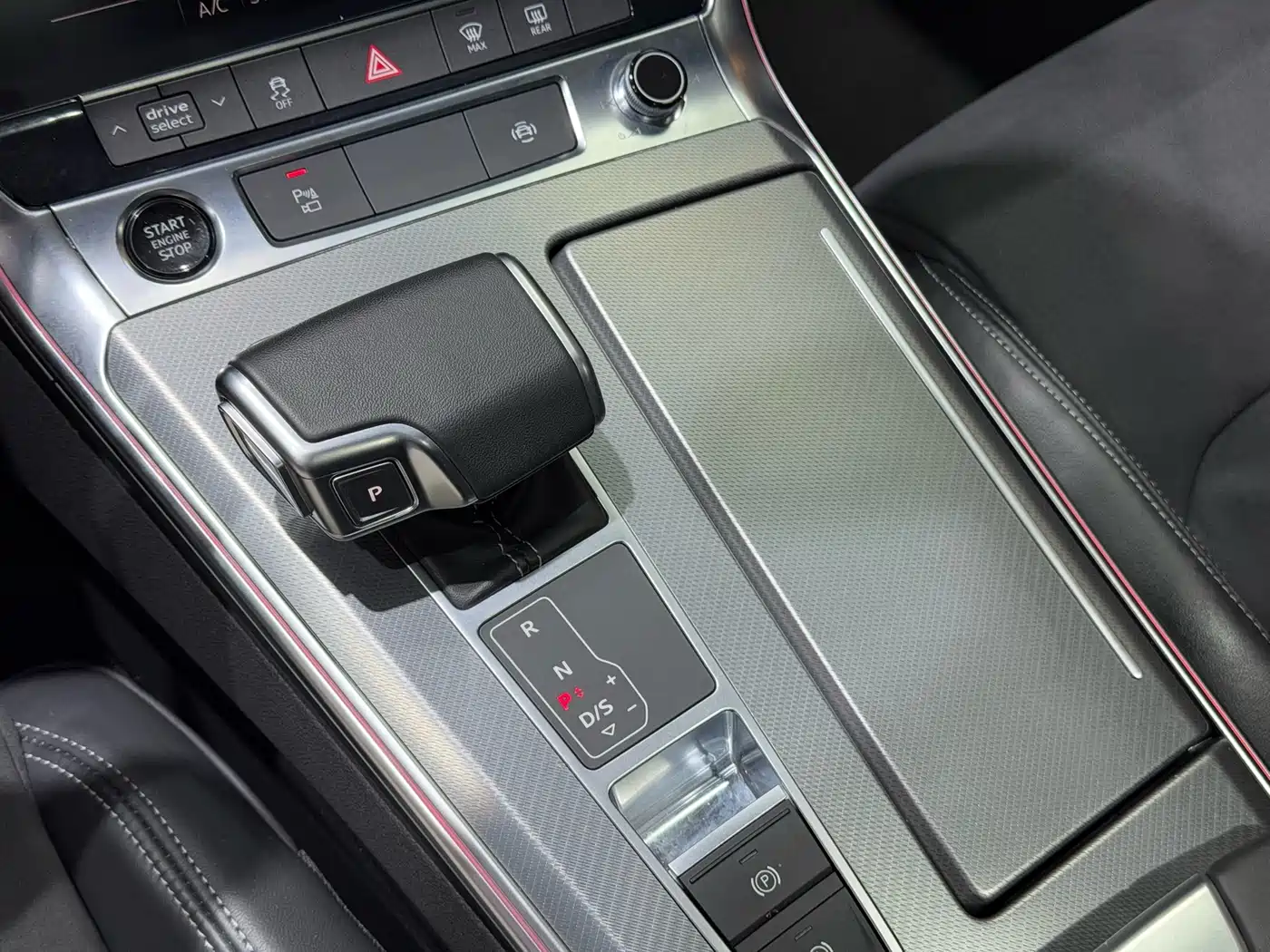 Audi A7L 2024 45TFSI S-line Dream Edition Crystal Package фото 15